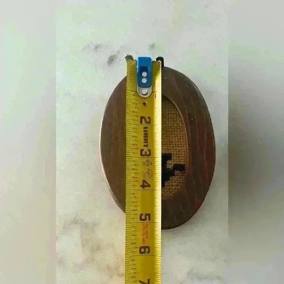 SET OF 2 MINIATURE WOOD FRAMED CROSS STITCH WALL HANGINGS 60’s/70’s. - Picture 5 of 8